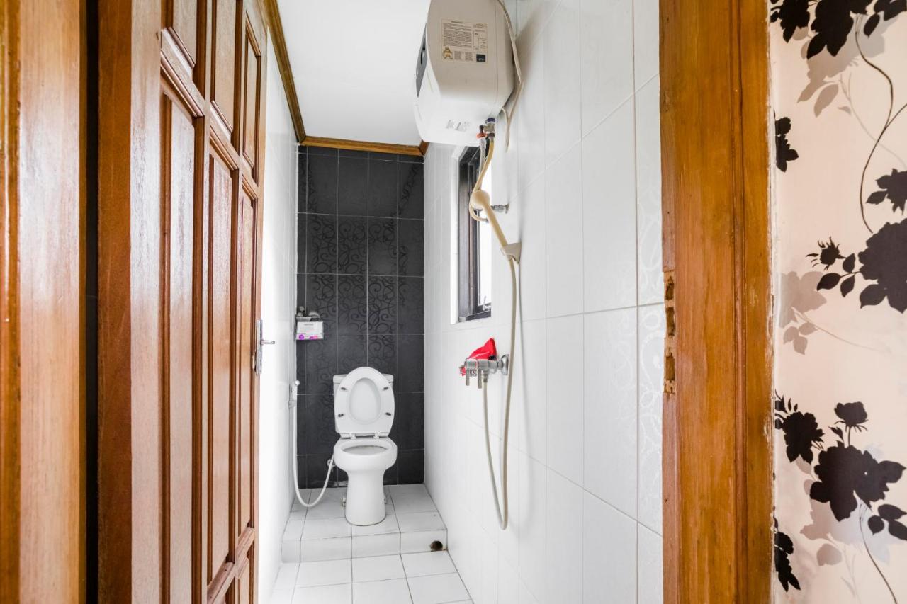 Reddoorz Plus @ Purwodadi Pasuruan Exterior photo